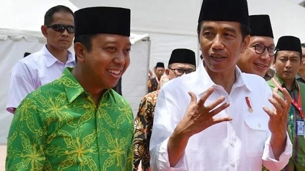 Jokowi bersama mantan Ketua Umum PPP Muhammad Romahurmuziy