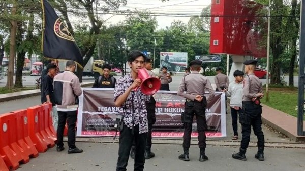 Aliansi Mahasiswa Desak Polda Sulsel Usut Nopol Bodong Oknum DPRD Sinjai