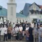 Foto bersama jamaah dan pengurus Masjid Ashabul Jannah DPK Provinsi Sulsel usai salat Idul Adha 1446 H