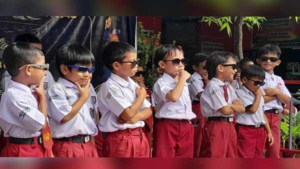Bocil Kece dan Tari Paijo Guncang Panggung P5 SD Negeri Borong Makassar