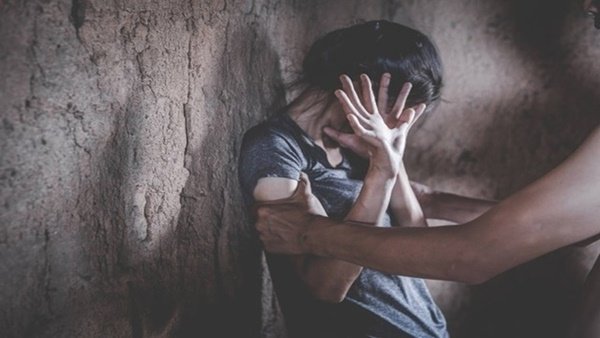 Tak Berperikemanusiaan! Wanita Gendong Bayi Jadi Sasaran Nafsu Pemuda di Sorong