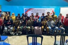 Mahasiswa KKN Unhas Galakkan Edukasi Pengelolaan Sampah Plastik di Macolli Loloe