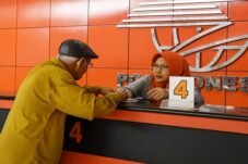 Bikin Repot Lansia, Pencairan Pensiun Sistem Manual Disebut Kuno dan Sontoloyo