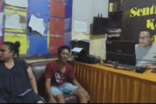 Didobrak dan Dipukul Massa, Dewi Kehilangan Emas dan Kesadaran