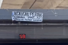 Makassar Gempar, Spanduk "Perang Terbuka IPMIL ASU" Terpajang di Jalan Raya