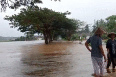 Akses Bone–Sinjai Terganggu, Banjir Genangi Jalan dan Permukiman Warga