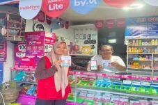 KKN Unhas 114 Dorong UMKM Desa Go Digital Lewat Sosialisasi dan Pendaftaran QRIS