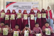 Ecoprint Ceria: KKNT 114 Unhas Latih Kreativitas Siswa dengan Bahan Alam Lokal