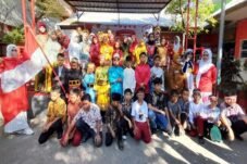 Siswi SDN Borong Makassar Tampil Kreatif dengan Kostum Peri di Karnaval HUT RI