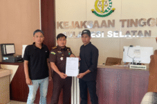 Takut Bongkar Jaringan? Massa Tantang Kejati Usut Proyek Stadion Pangkep