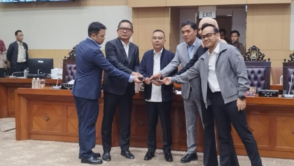 Pergantian Pimpinan di Senayan, Rusdi Masse Resmi Duduki Kursi Sahroni