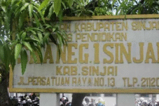 Tak Terima Dilaporkan Bolos, Anak Oknum Polisi Hajar Wakasek di Hadapan Orang Tua Murid