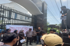 Proyek Smart Board Langkat Diduga Sarat KKN, Mahasiswa Desak Kejati Sumut Turun Tangan