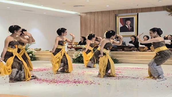 Naufal Anggito Yudhistira Hidupkan Tari Bedhaya Gandrungmanis di Perpustakaan Nasional