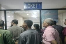 Samsat Makassar 1 Didemo Warga: Bayar Pajak Kok Seperti Tes Kesabaran!