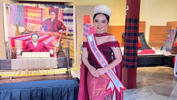 Kirana Sahira Yuswan Pukau Panggung Mahakarya Batik Nusantara di Fort Rotterdam