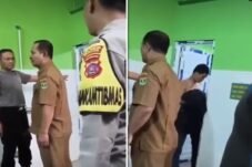 Padang Geger, Oknum Guru SMA dan Pemuda “Adu Cangkul” di Toilet Masjid