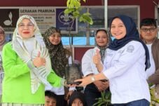 Dosen dari Berbagai Kampus Ikut Menanam Pohon di SD Inpres Kelapa Tiga 1 Makassar