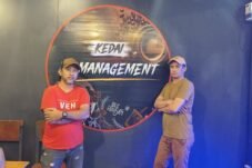 Pendiri La Management Artis, Daeng Ulla dan Maulana Ramli, yang juga menjabat sebagai Direktur Media Makassar Global