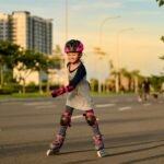 Delfina Arkanaya Ramadhani berlatih sepatu roda di kawasan Center Point of Indonesia (CPI) Makassar. Olahraga yang digelutinya sejak kelas 3 SD ini mengantarkannya meraih Juara 3 Kejuaraan Sepatu Roda Tingkat Pemula Kota Makassar 2024.